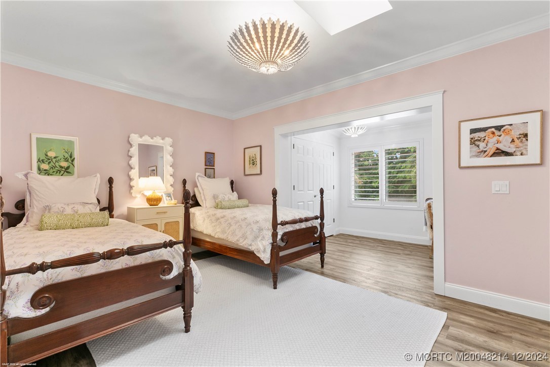 16 Ridgeview Road N