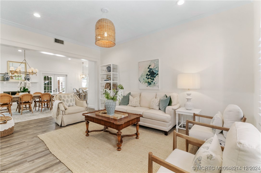 16 Ridgeview Road N