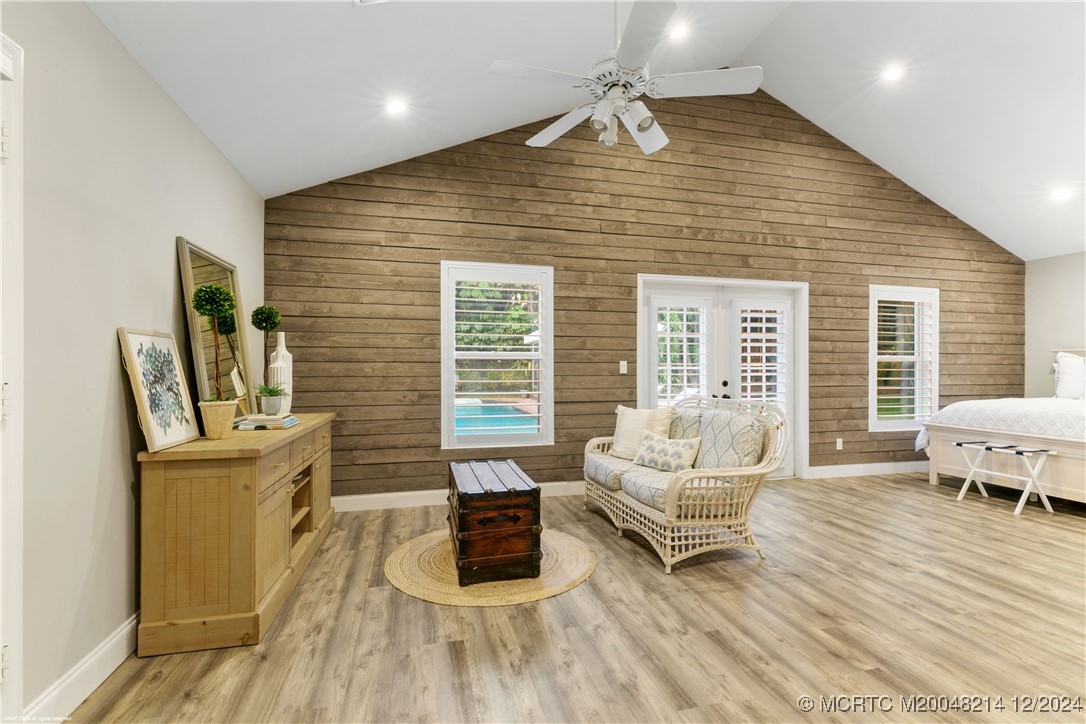 16 Ridgeview Road N