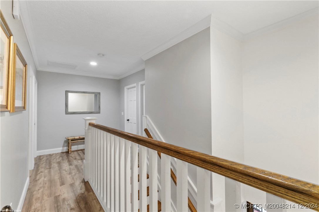 16 Ridgeview Road N