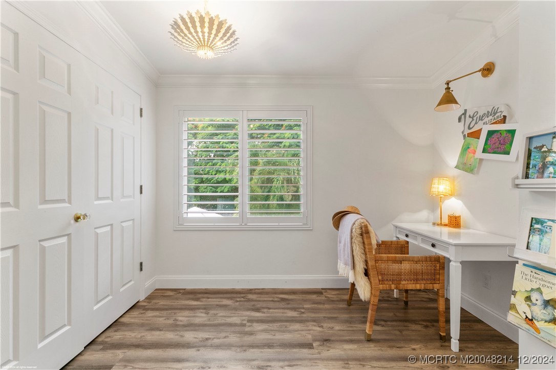 16 Ridgeview Road N