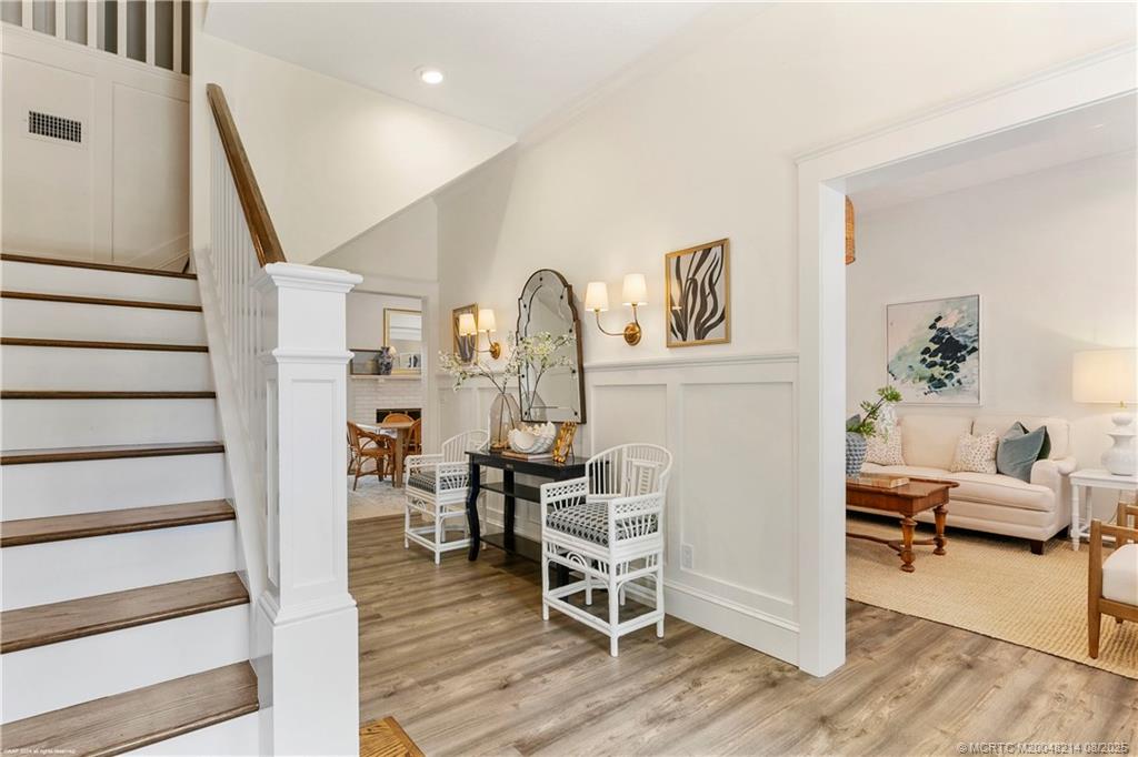 16 Ridgeview Road N