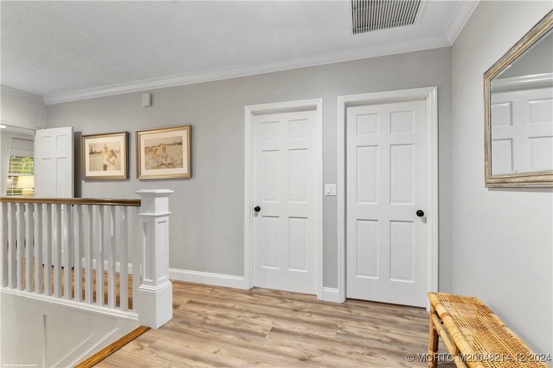 16 Ridgeview Road N