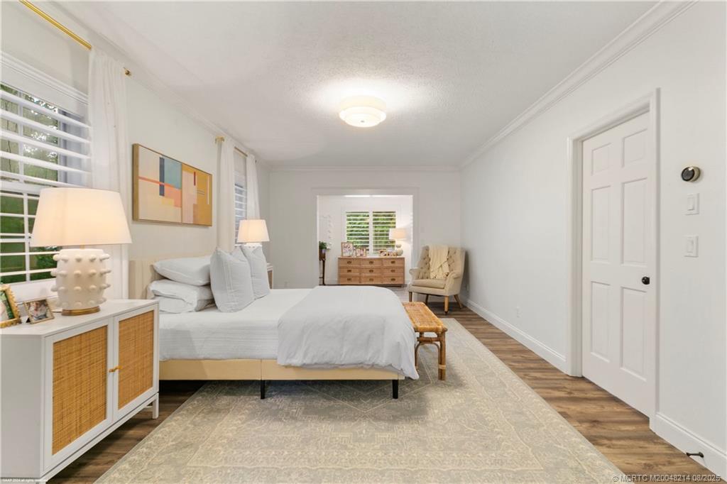 16 Ridgeview Road N