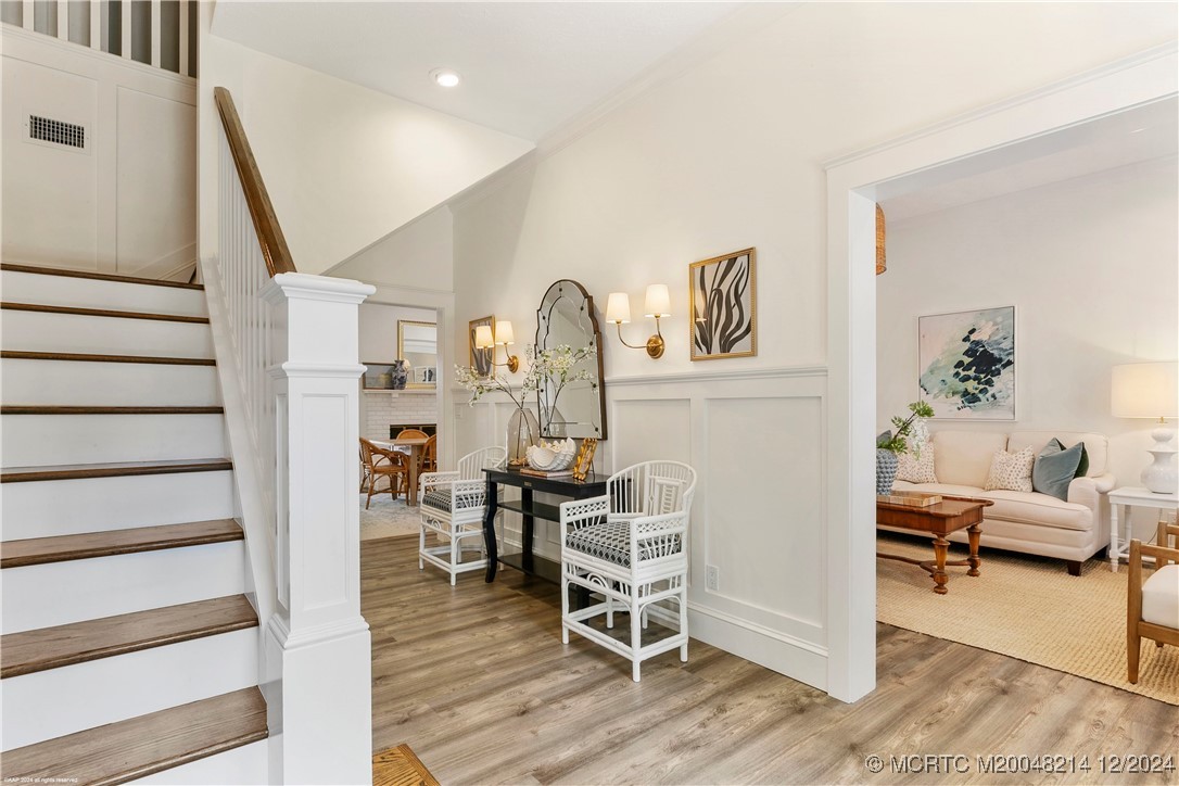 16 Ridgeview Road N