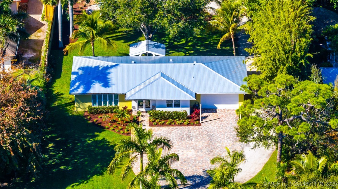 994 NW Pine Lake Drive