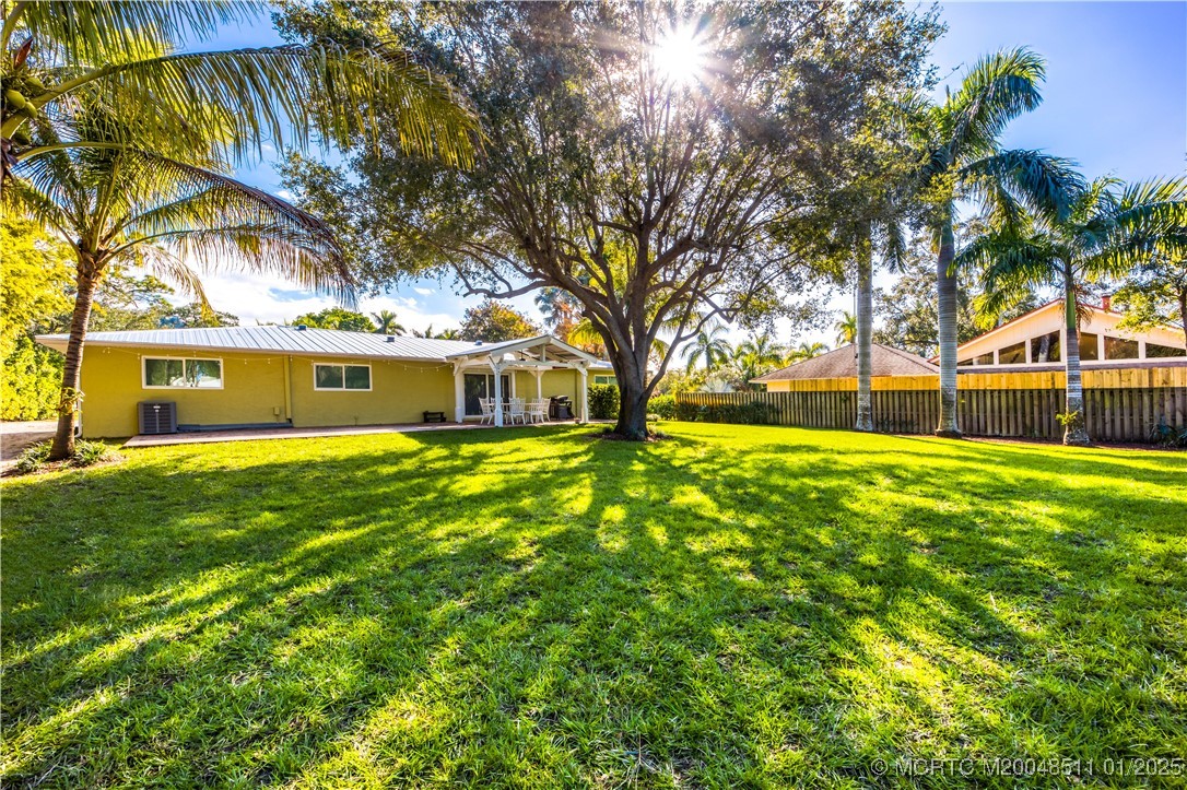 994 NW Pine Lake Drive