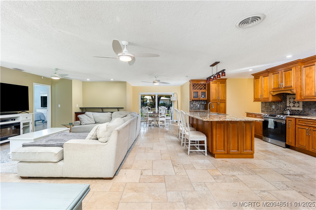 994 NW Pine Lake Drive