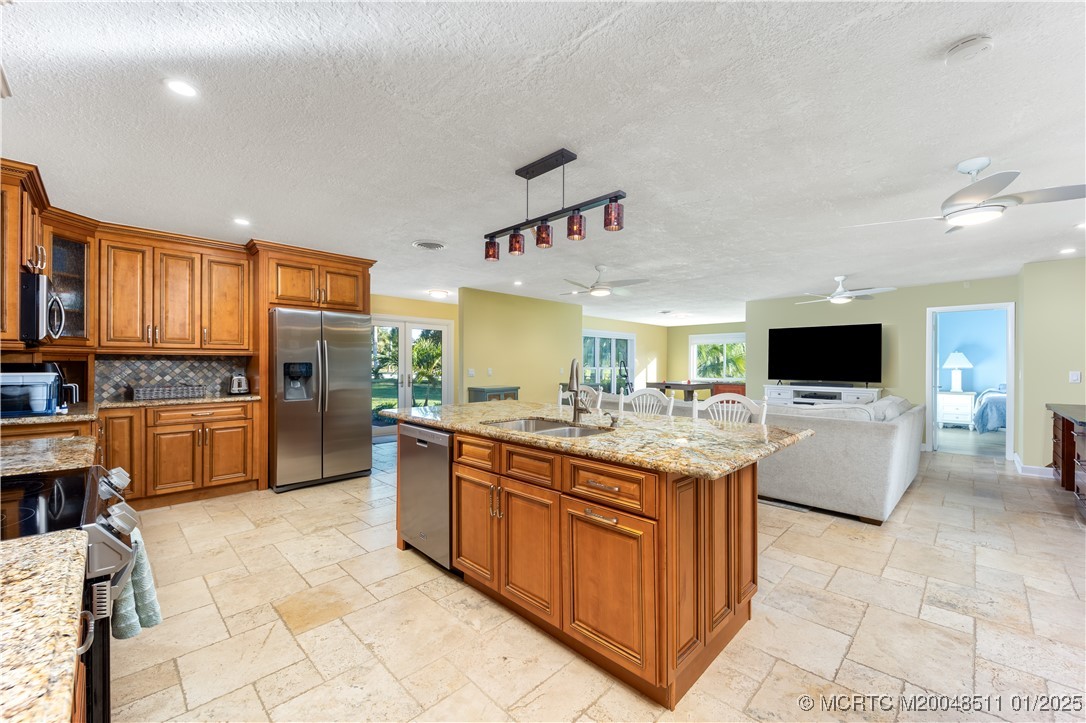 994 NW Pine Lake Drive