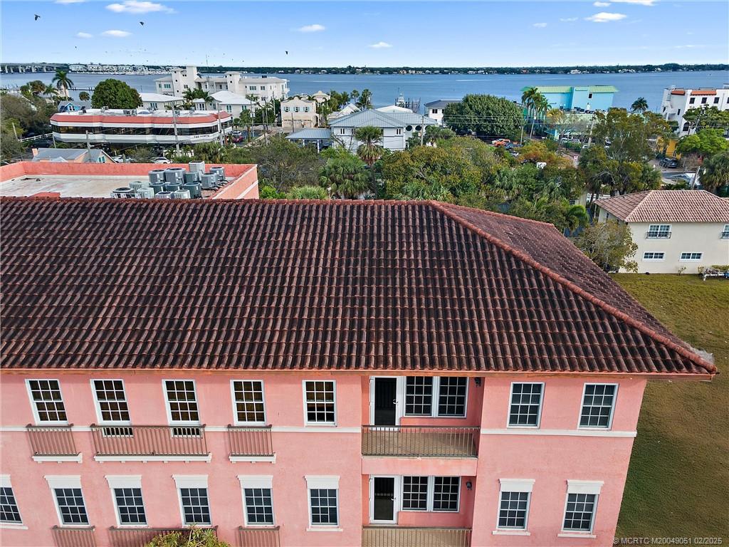 101 SE Ocean Blvd 305