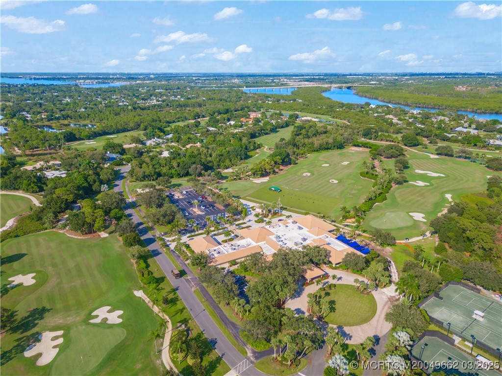 1639 SW Thornberry Circle