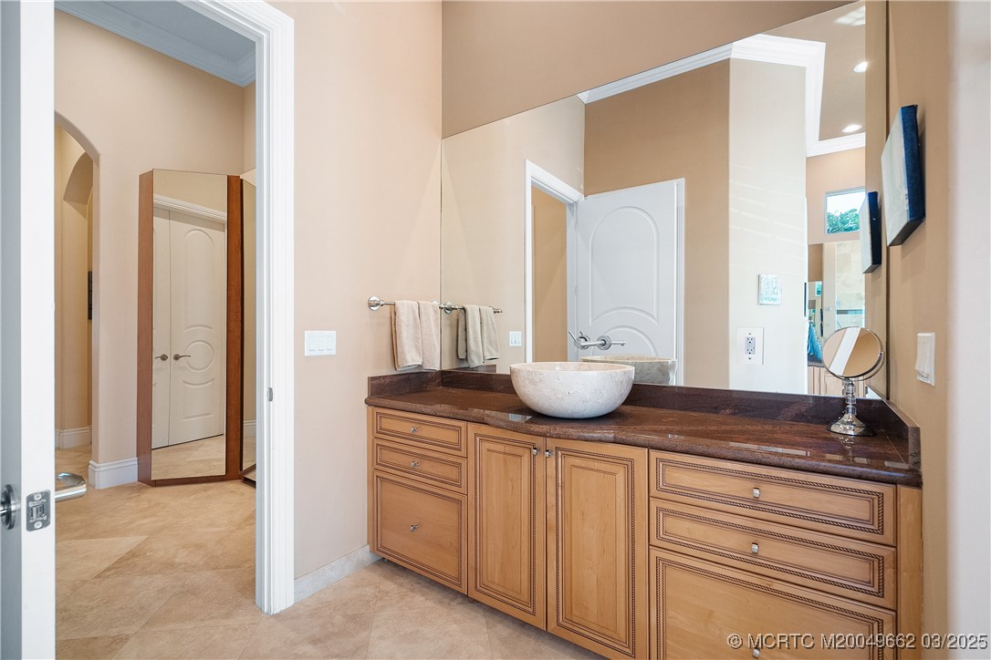 1639 SW Thornberry Circle