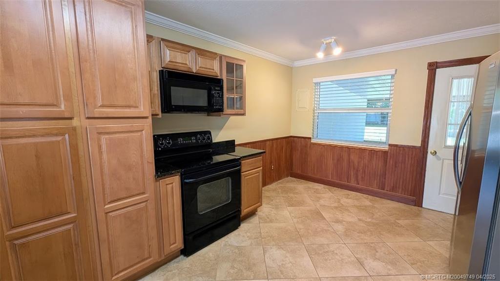 830 NW 10th Terrace