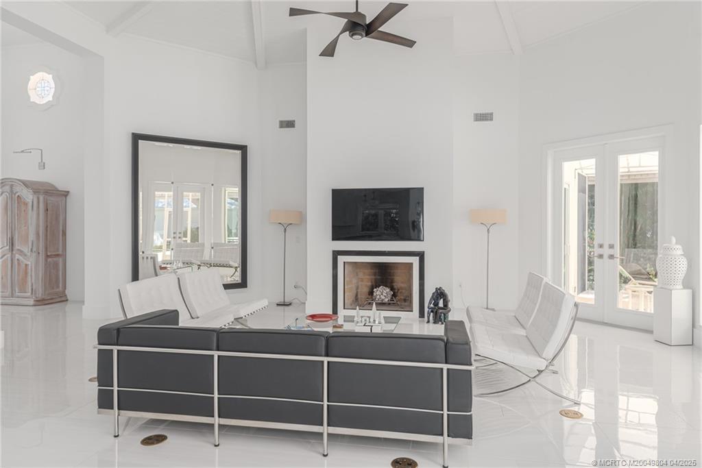 409 SE Saint Lucie Blvd
