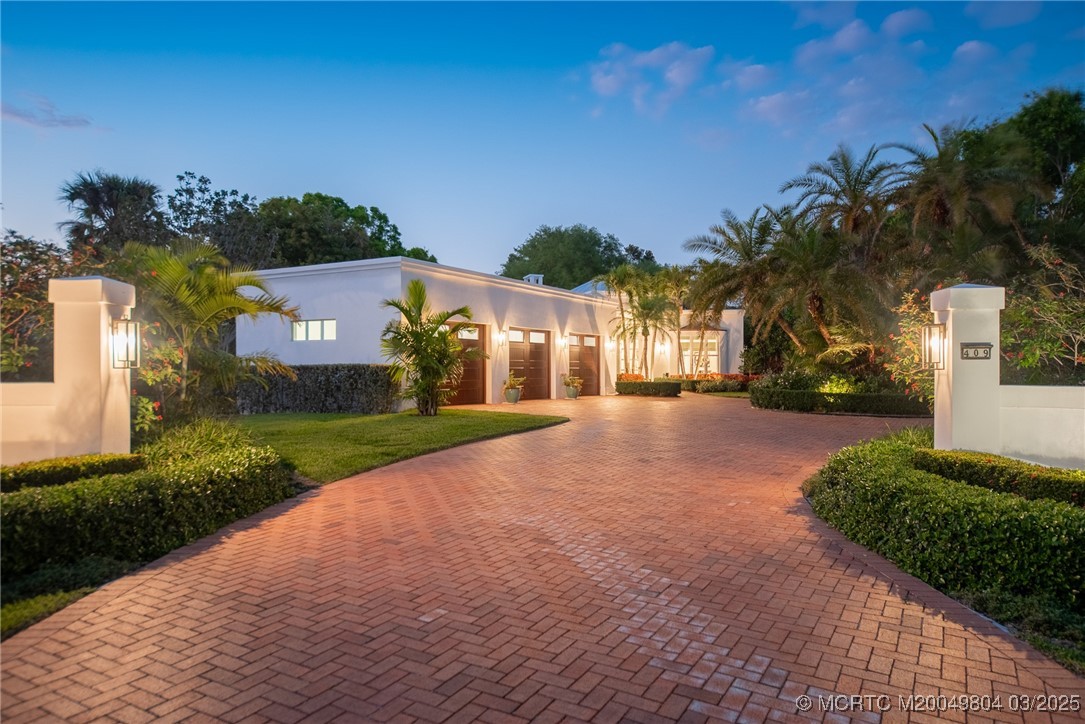 409 SE Saint Lucie Blvd