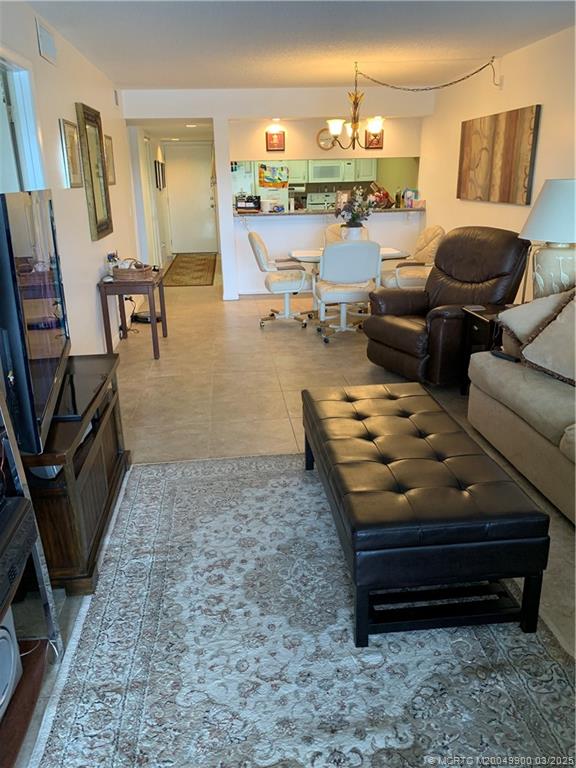 40 NE Plantation Road 103