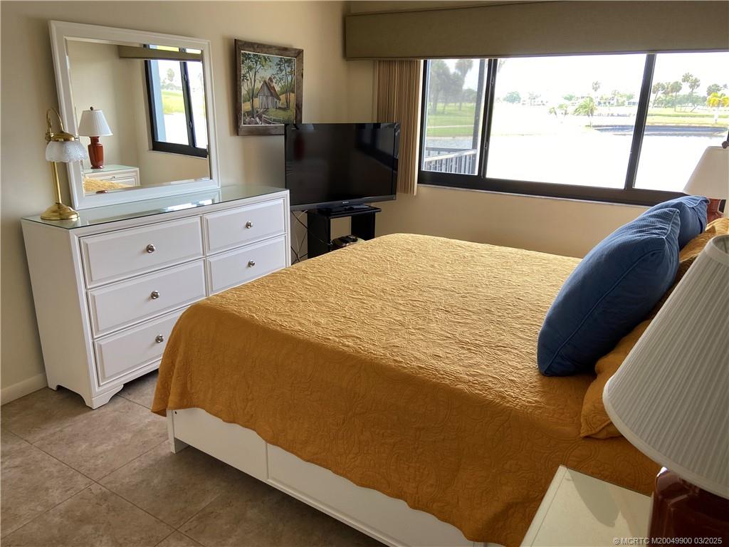 40 NE Plantation Road 103