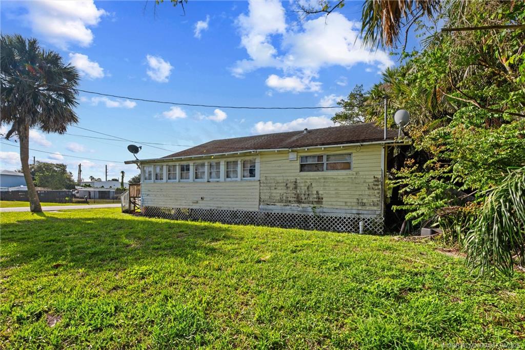 1566 NW 9th Avenue