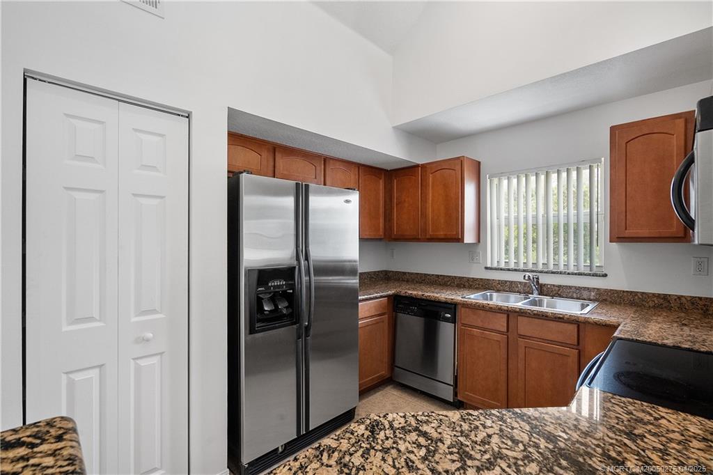 1575 SE Pomeroy Street 8-5