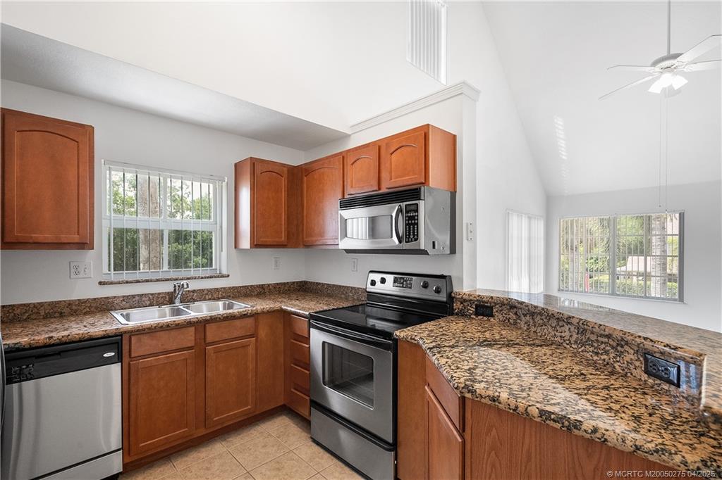 1575 SE Pomeroy Street 8-5