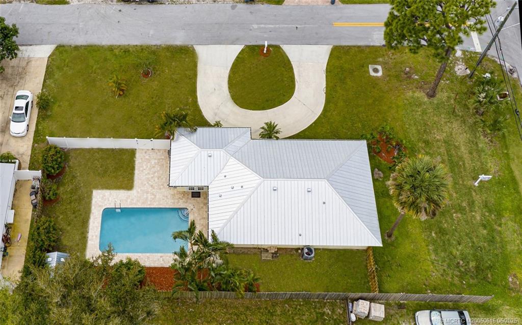 2363 NW Brennan Ct