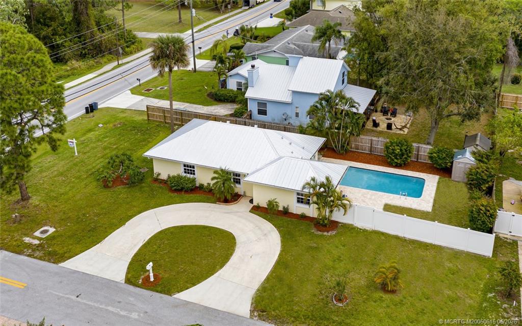 2363 NW Brennan Ct