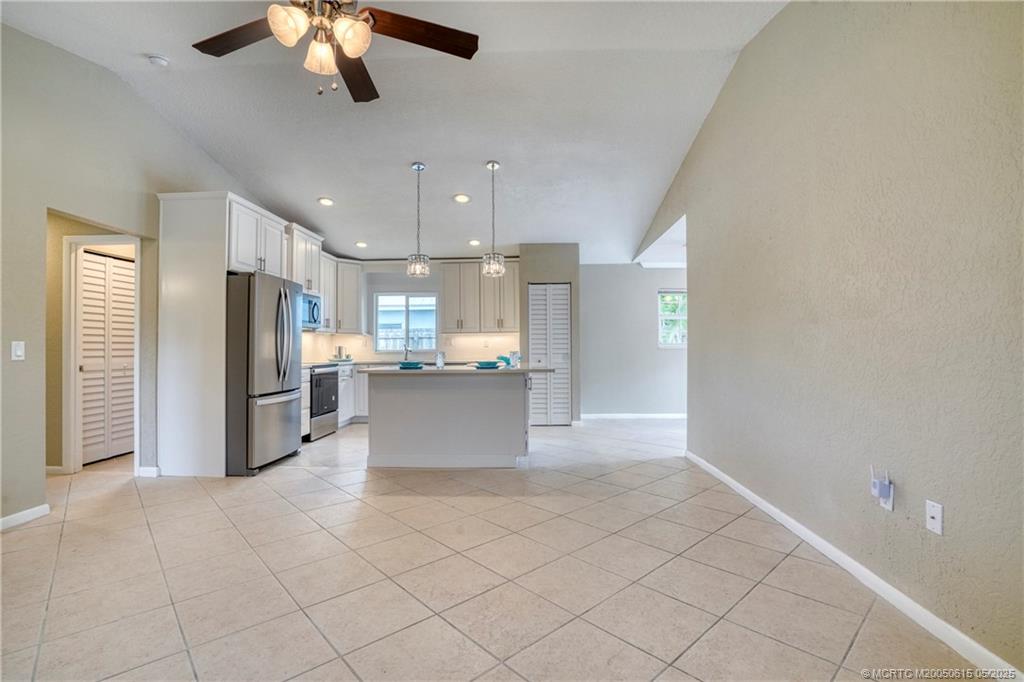 2363 NW Brennan Ct