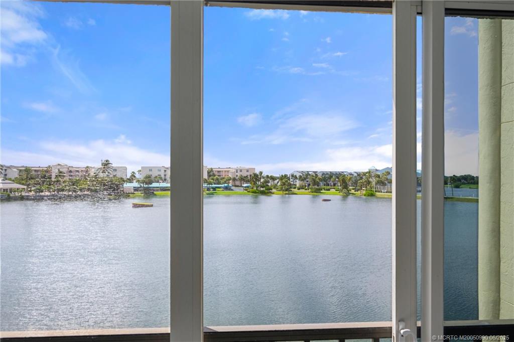 221 NE Plantation Road 303