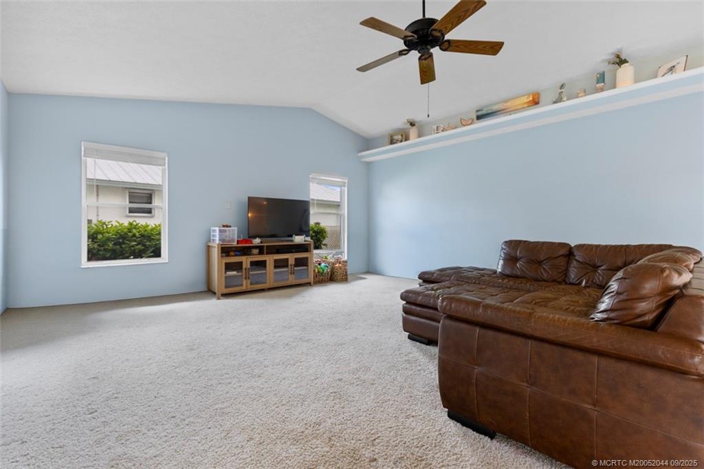 2004 NE Acapulco Drive
