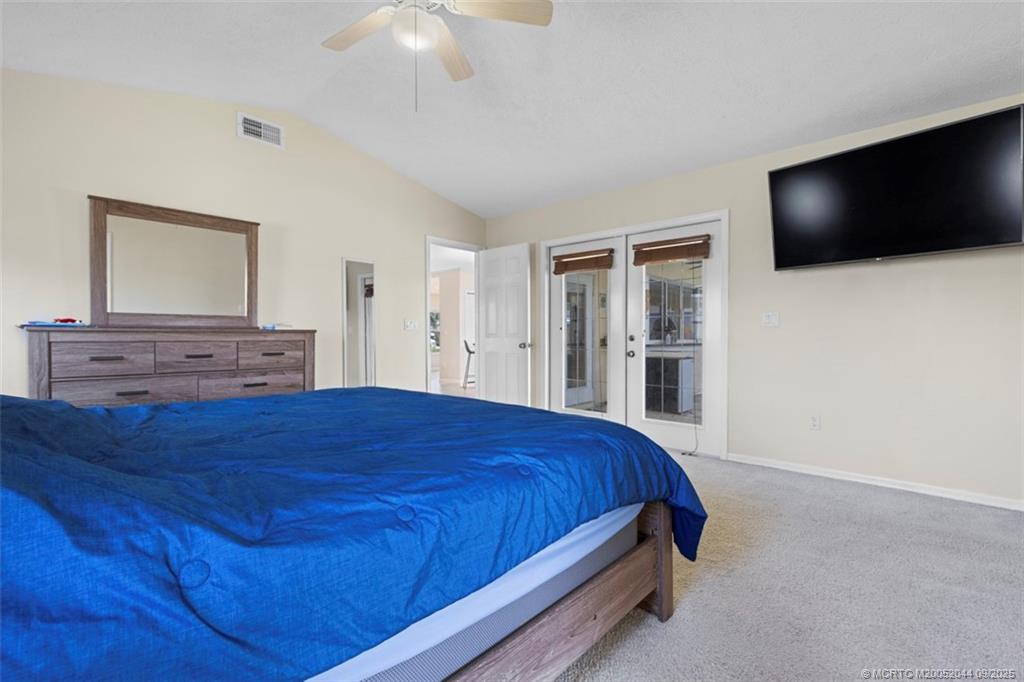 2004 NE Acapulco Drive