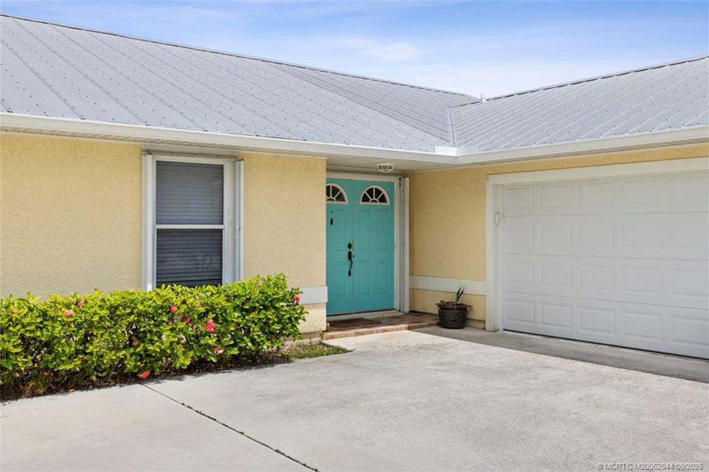 2004 NE Acapulco Drive