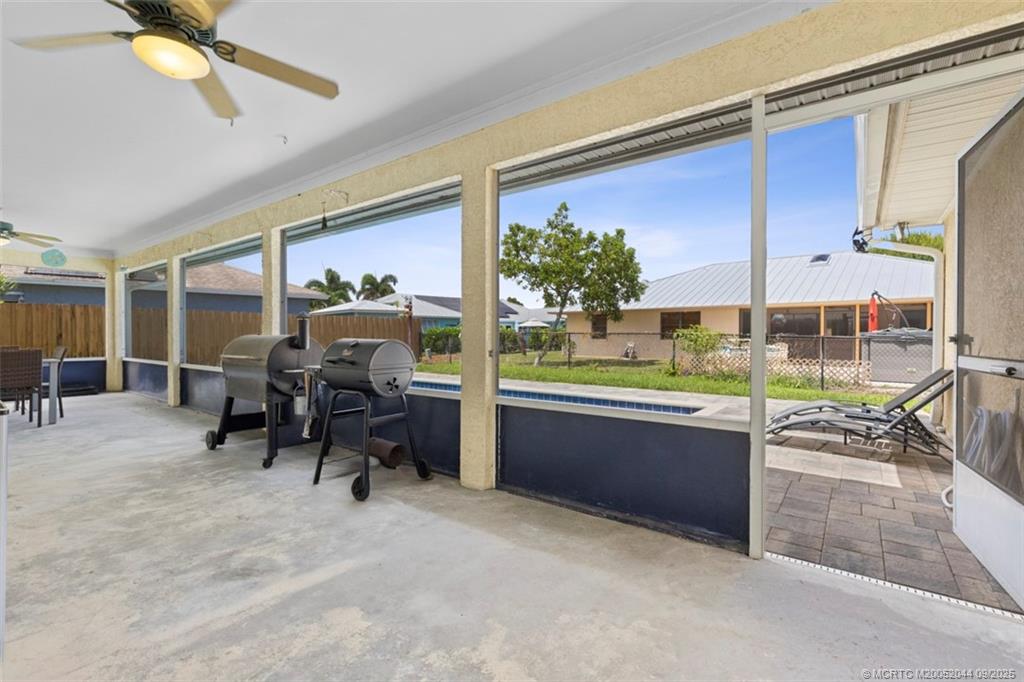 2004 NE Acapulco Drive