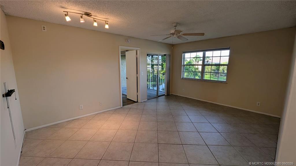 1563 SE Royal Green Circle 204