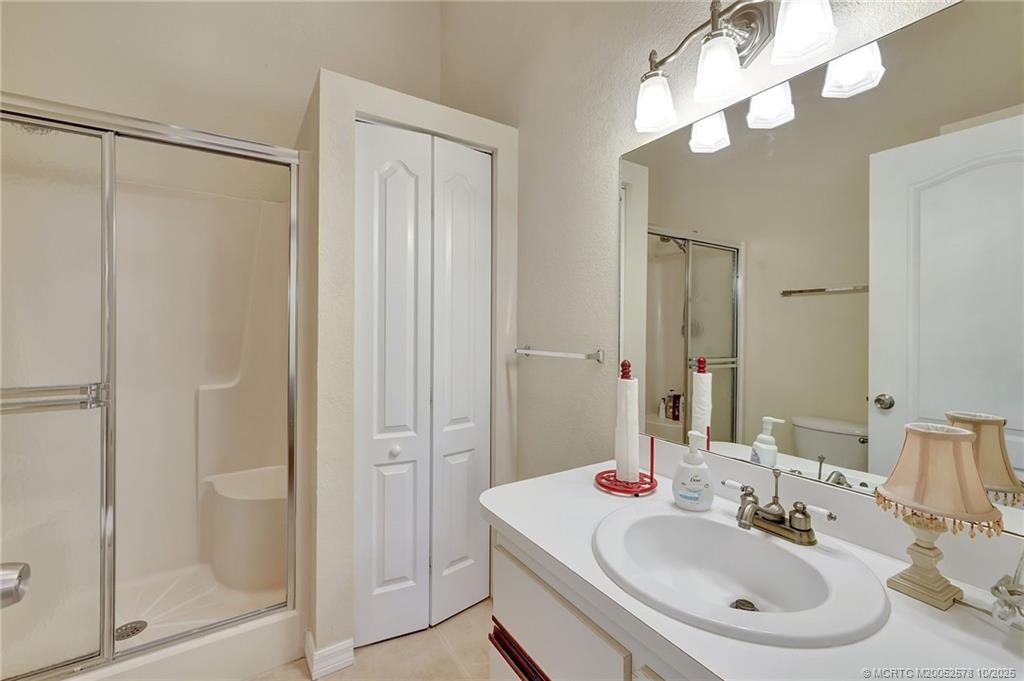 1637 NE Nautical Place 806