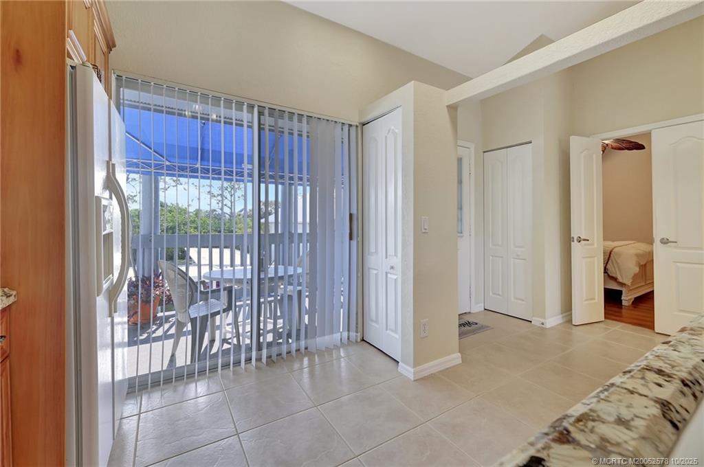 1637 NE Nautical Place 806