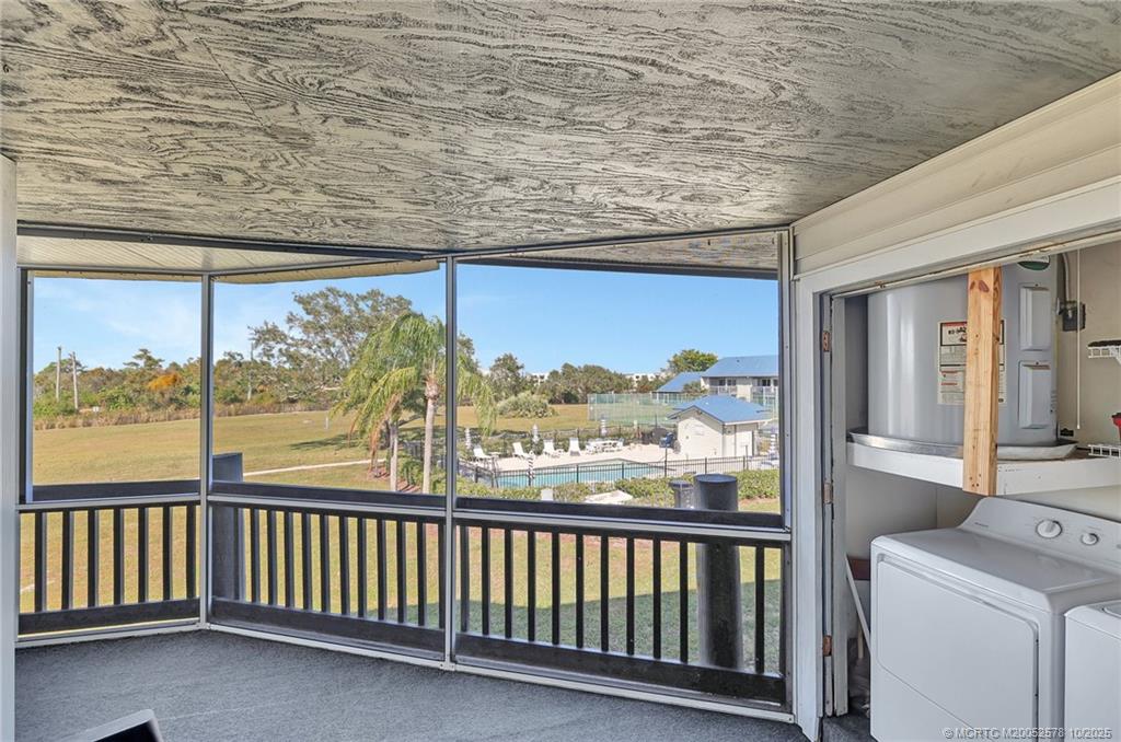 1637 NE Nautical Place 806