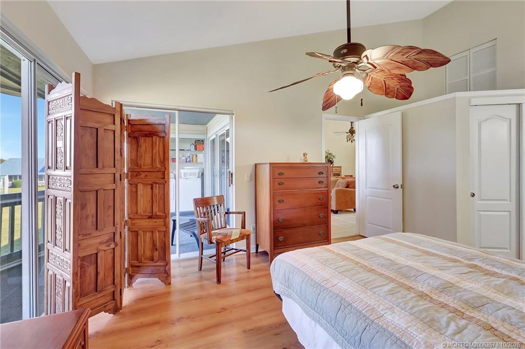 1637 NE Nautical Place 806