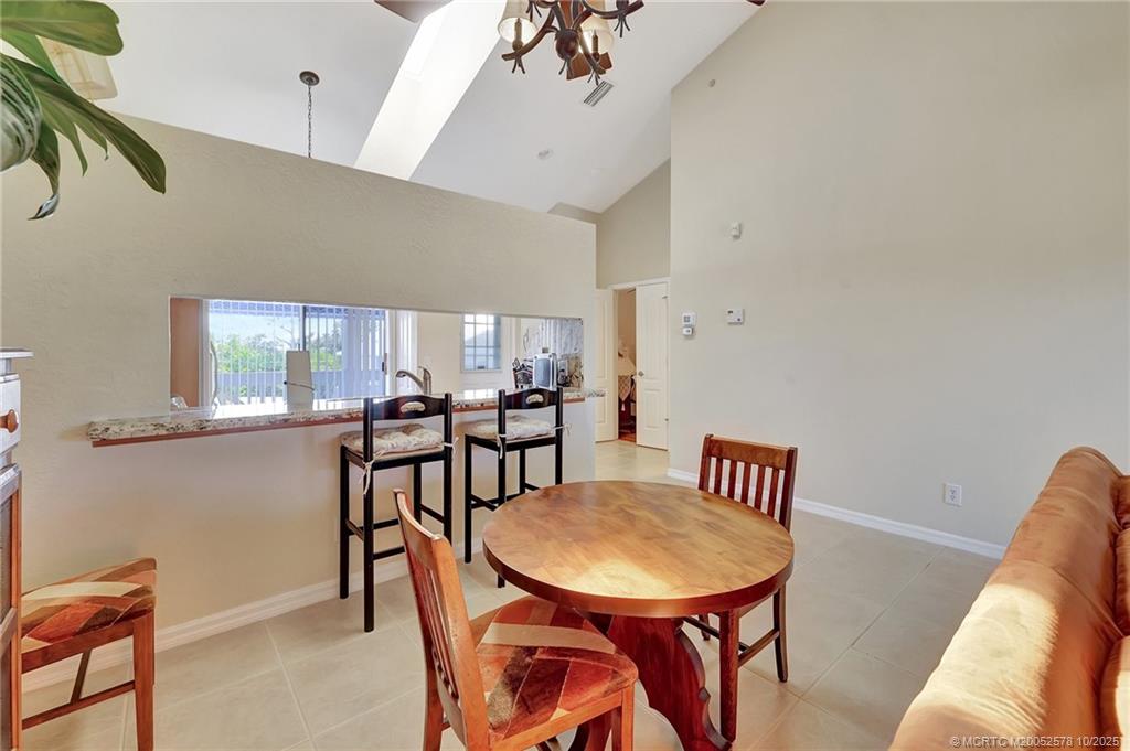 1637 NE Nautical Place 806