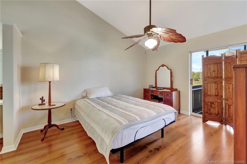 1637 NE Nautical Place 806