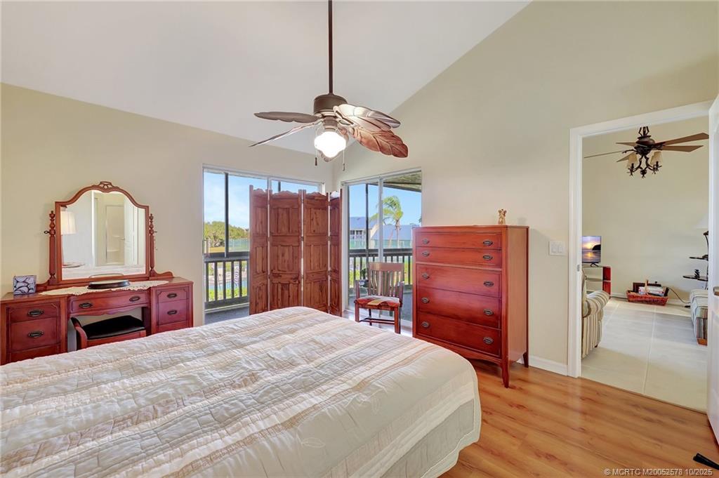 1637 NE Nautical Place 806
