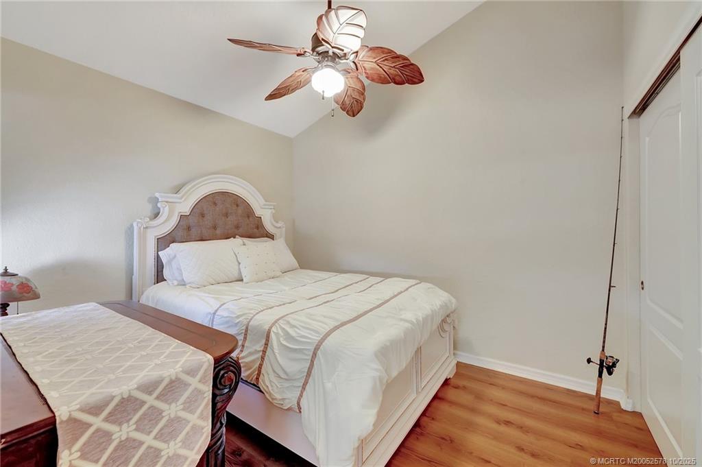 1637 NE Nautical Place 806