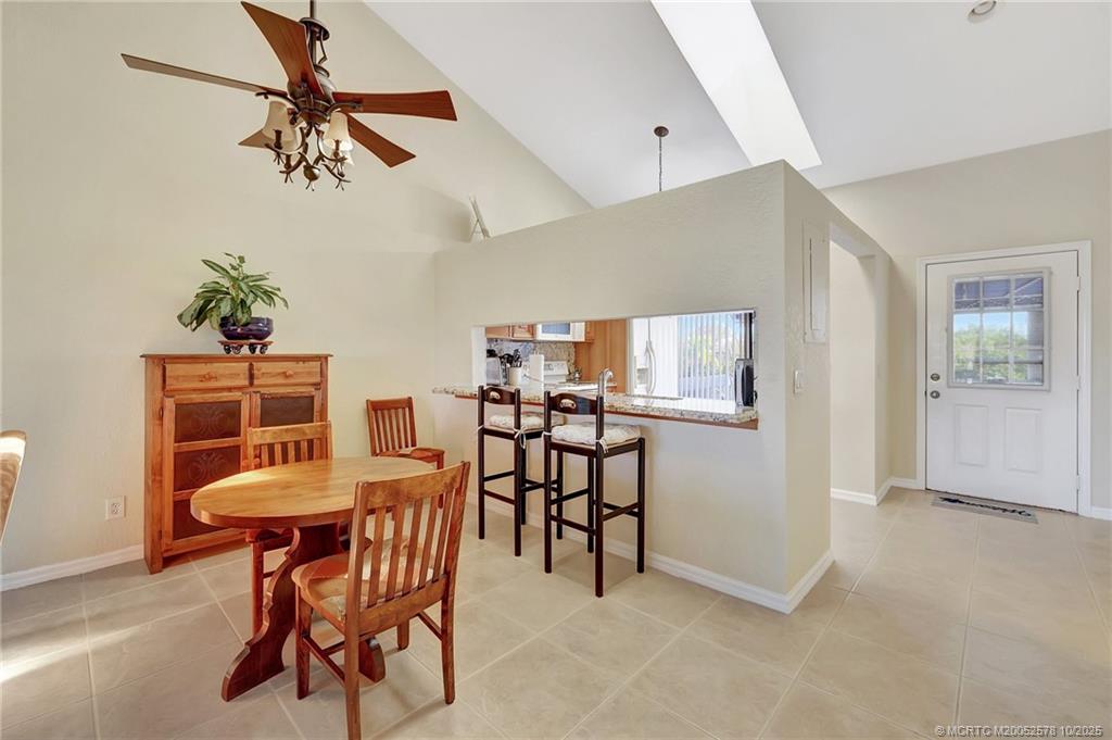 1637 NE Nautical Place 806