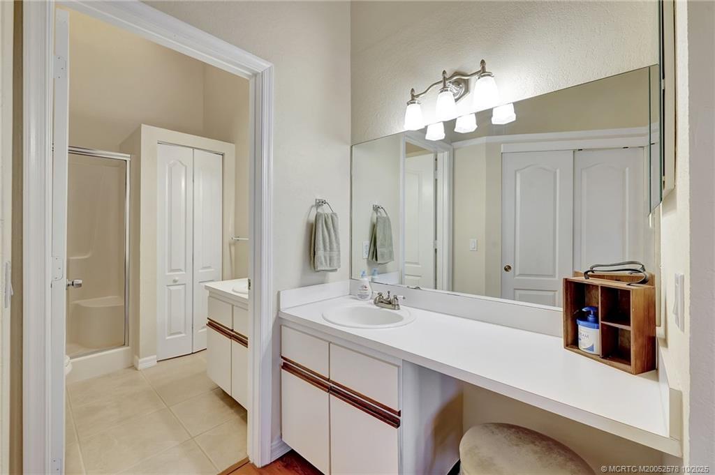 1637 NE Nautical Place 806