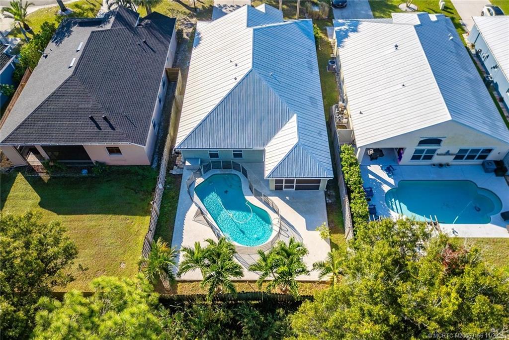 920 NW Waterlily Place
