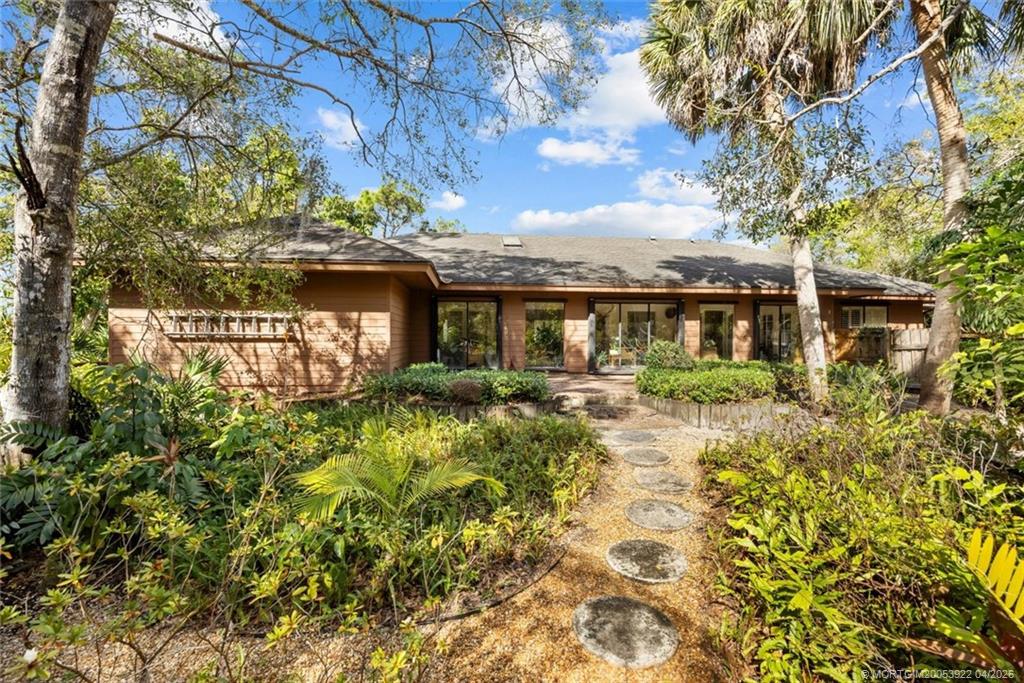 1995 SW Saint Andrews Drive