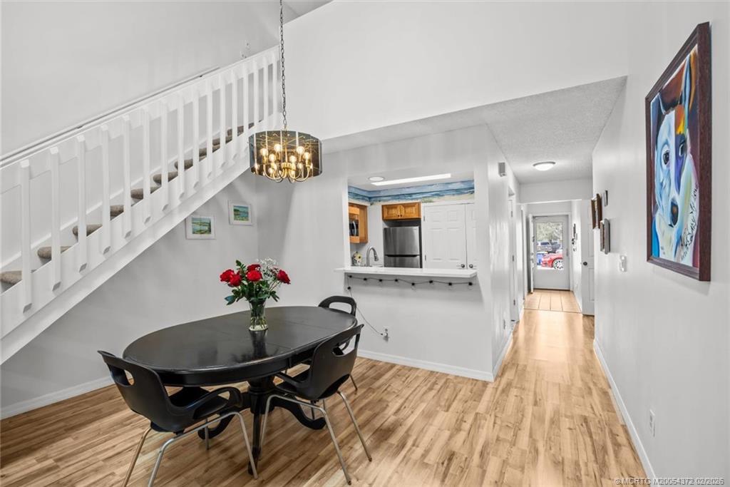 933 NE Sandalwood Place