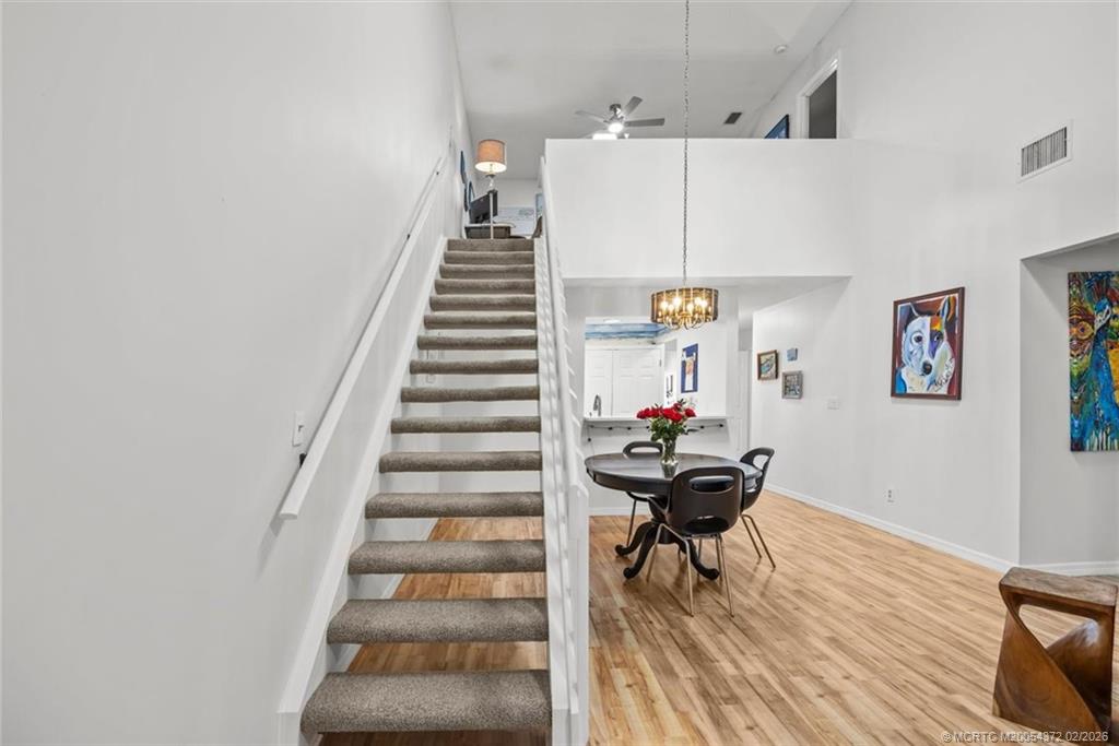 933 NE Sandalwood Place
