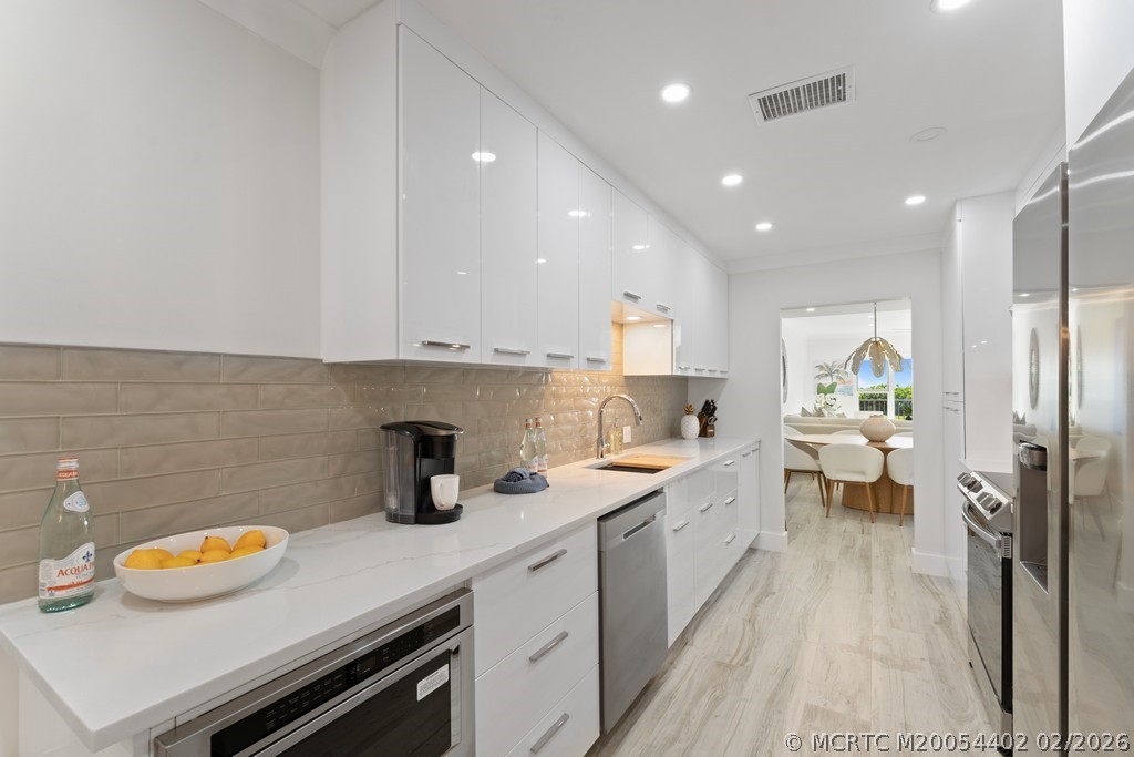 2051 NE Ocean Blvd C13