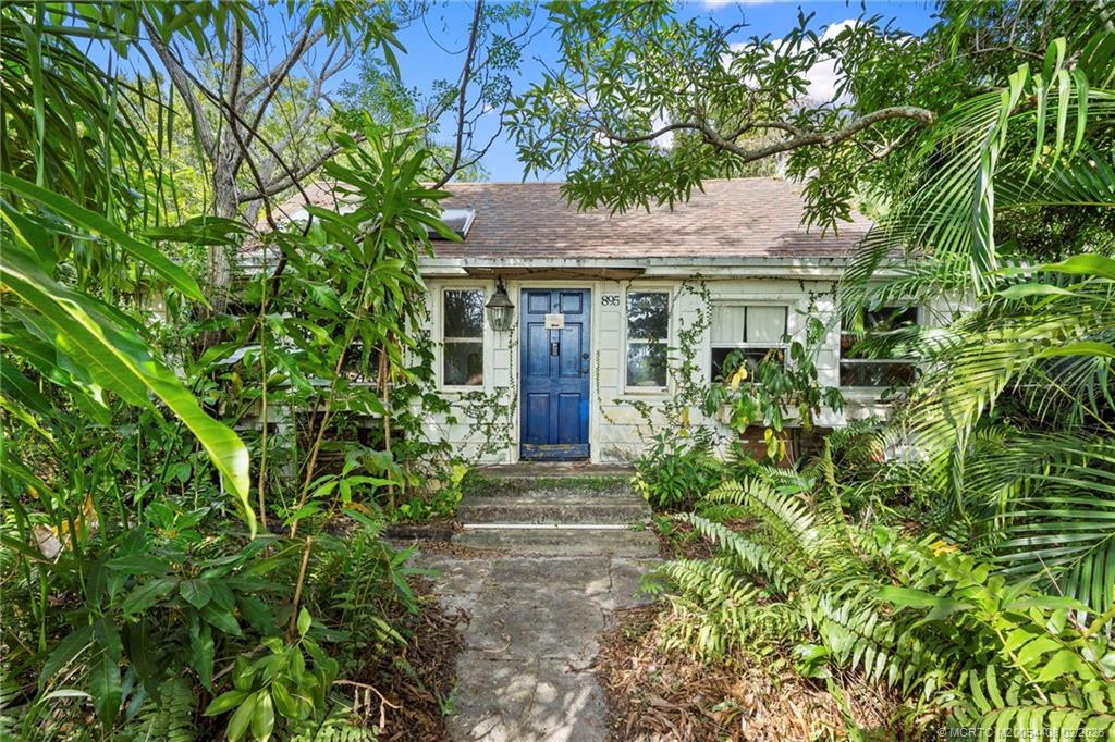 895 SW 29th Terrace