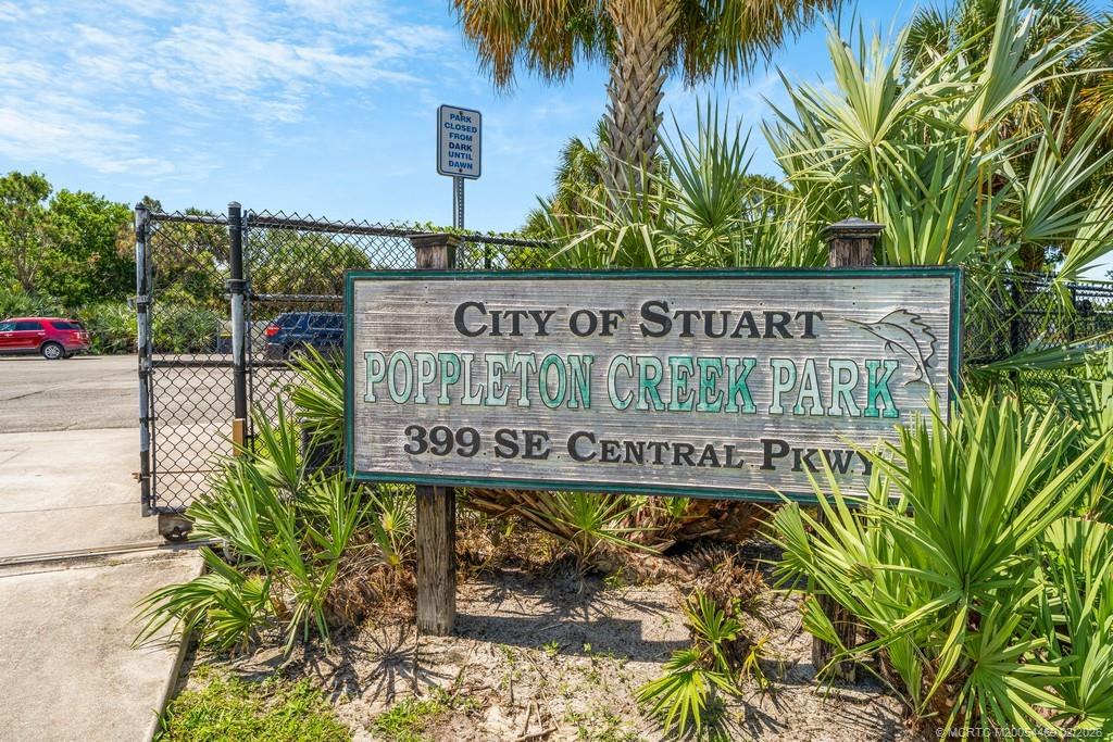 373 SE Sea Hunt Way